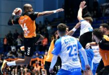 Băieții se întorc cu victorie din capitală, fetele pierd categoric la Brașov